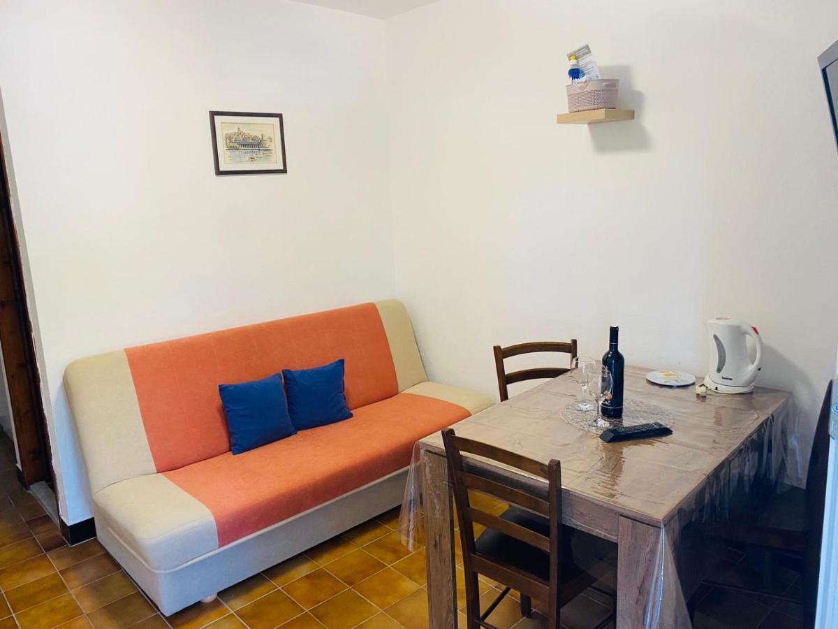 Apartmani Roxy Lovište Buitenkant foto