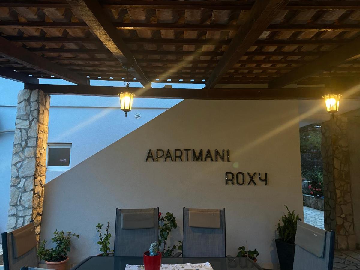 Apartmani Roxy Lovište Buitenkant foto